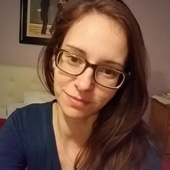Profile Picture of Nicole Black (@nicoleblack88) on Poshmark