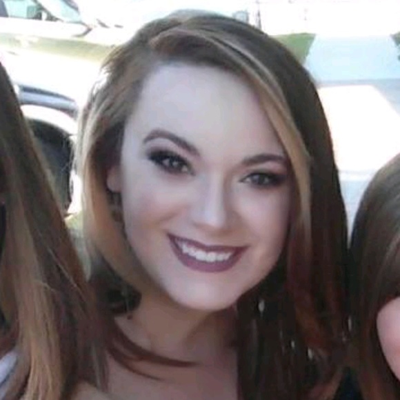 Profile Picture of Jennie Swarthout (@jynswarthout) on Poshmark