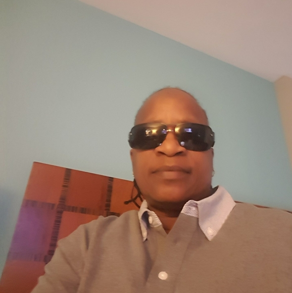 Profile Picture of Paula Gambrell (@grandpee) on Poshmark