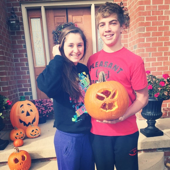 Profile Picture of Alex Dejonge (@alexander51) on Poshmark