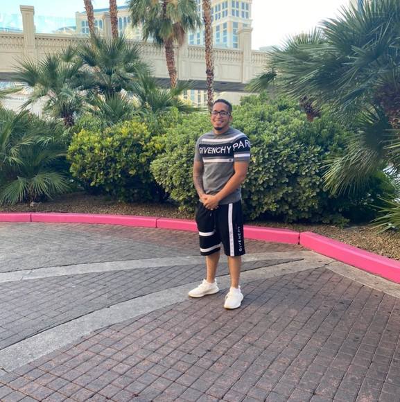 Profile Picture of Hugo Samayoa (@hugosamayoa18) on Poshmark
