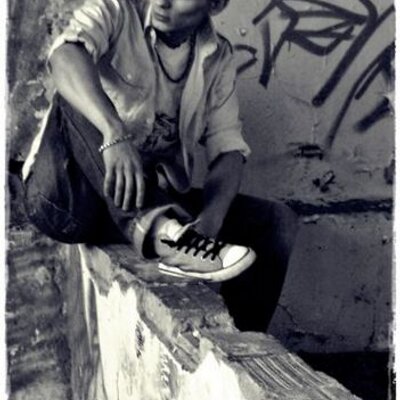 Profile Picture of Paweł Jaworski (@spoznionysen) on Twitter