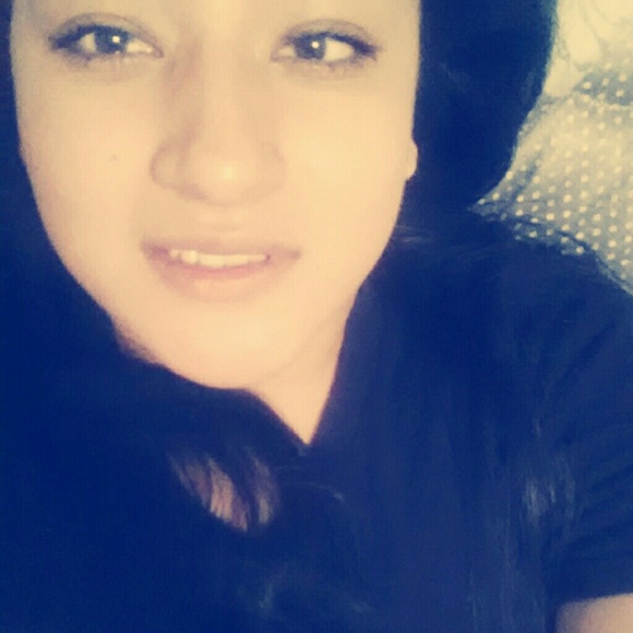 Profile Picture of Eunice Silva (@negra15) on Poshmark