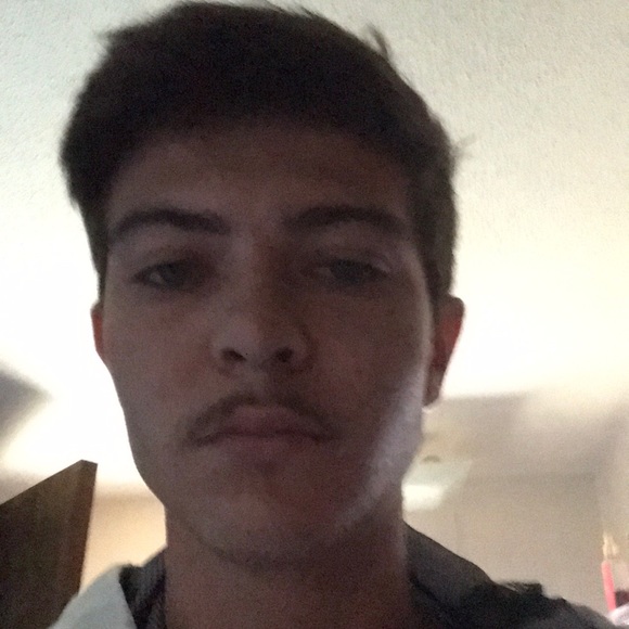 Profile Picture of Blake Lovelace (@blake9926) on Poshmark