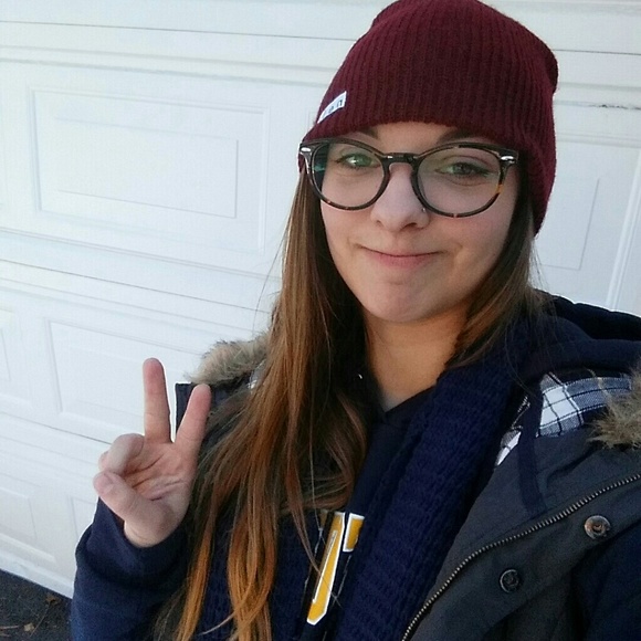 Rachel Ertassi - Poshmark Profile Picture of Rachel Ertassi (@rertassi) on Poshmark