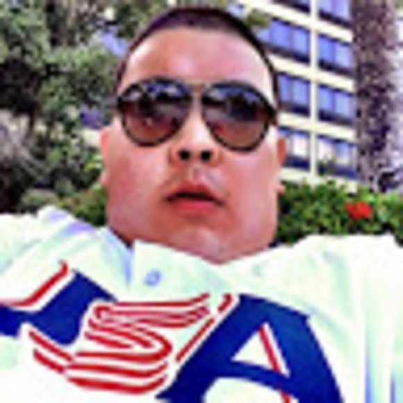 Profile Picture of Eric Chiu (@echiu1723) on Poshmark