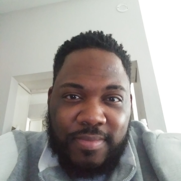 Profile Picture of Kevin Murrell (@kevinmurrell1) on Poshmark