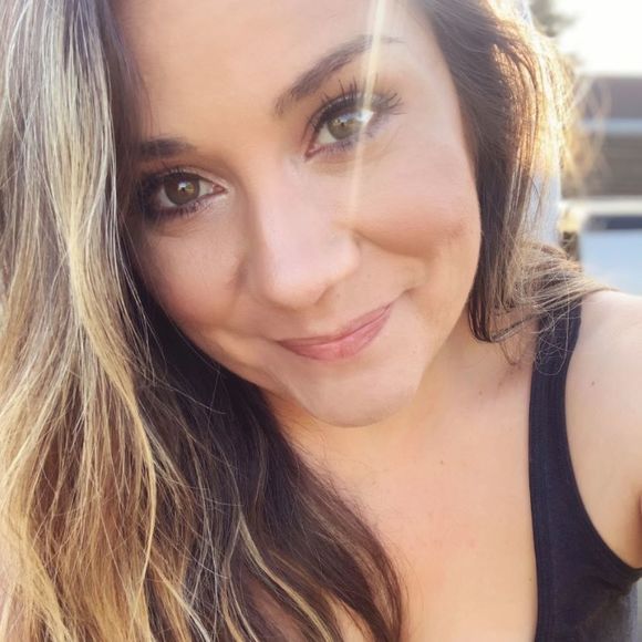 Profile Picture of Kimberly Fowler (@kmarief0719) on Poshmark