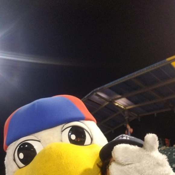 Profile Picture of Anne Salloom (@annesalloom) on Poshmark