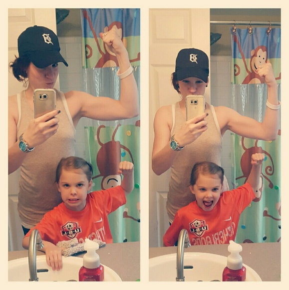 Profile Picture of Whitney Pearce (@wlpearce86) on Poshmark