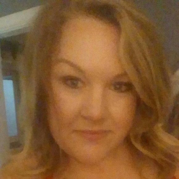 Profile Picture of Heather Cockerham (@hlbutler) on Poshmark