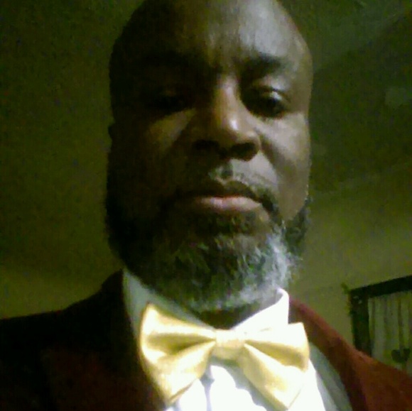 Profile Picture of Kevin Knight (@ksquare1) on Poshmark