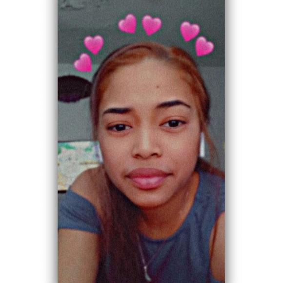 Profile Picture of Aleisha Pedley (@alshalynnpedley) on Poshmark