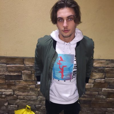 Profile Picture of Jay-Hennn (@jay_henn23) on Twitter