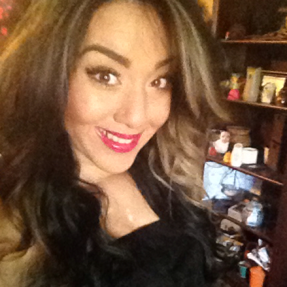 Profile Picture of Joelle Chambers (@joellaxo) on Poshmark