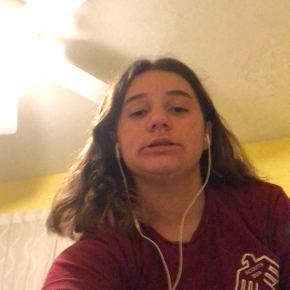 Profile Picture of Allison Moitoza (@allison_moo) on Poshmark