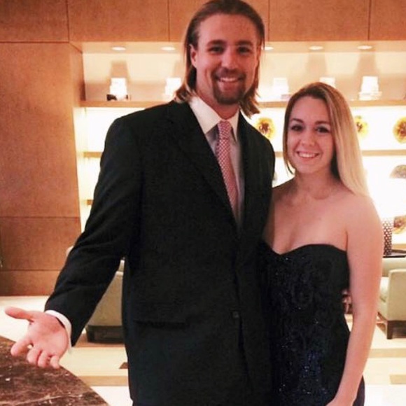 Profile Picture of Karra Hixon (@kdesiree_94) on Poshmark