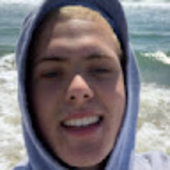 Profile Picture of Everett Kranser (@everettsfriends) on Poshmark