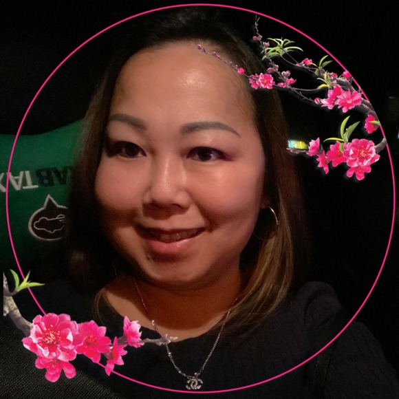 Profile Picture of June Nguyen (@lilmisjune) on Poshmark