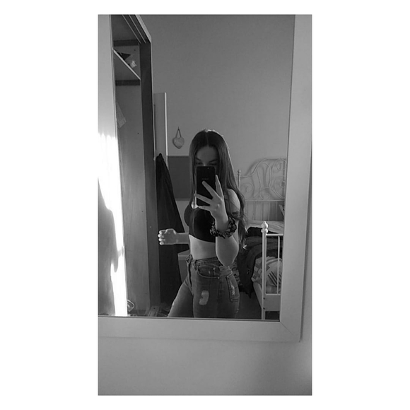 Profile Picture of Kiera Milsome (@kieramilsome) on Poshmark