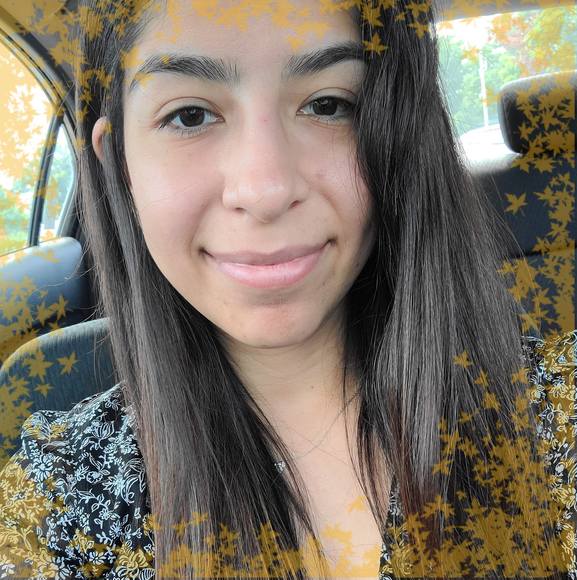 Profile Picture of Stephanie Skora (@hazel9898) on Poshmark