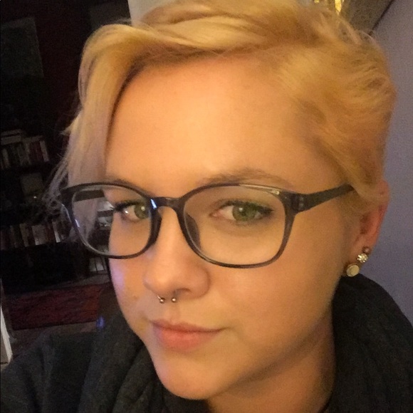 Profile Picture of Candace Fowler (@cace92) on Poshmark