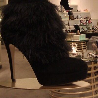 Profile Picture of Holly Ann McCall (@HollyAnnLTD) on Twitter