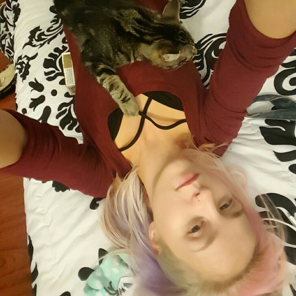 Profile Picture of Devin Mcnelis (@devomcn) on Poshmark