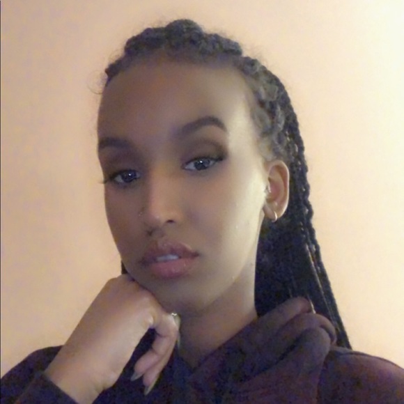 Profile Picture of Muna Yusuf (@muna_ay) on Poshmark