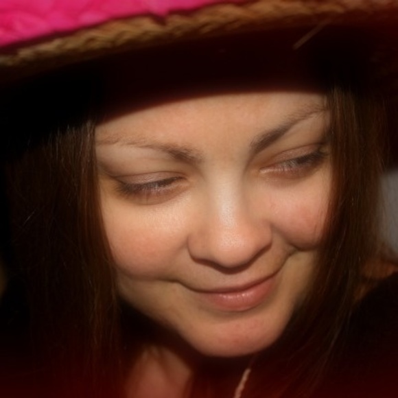 Profile Picture of Yukiko Wood (@yukiko89) on Poshmark