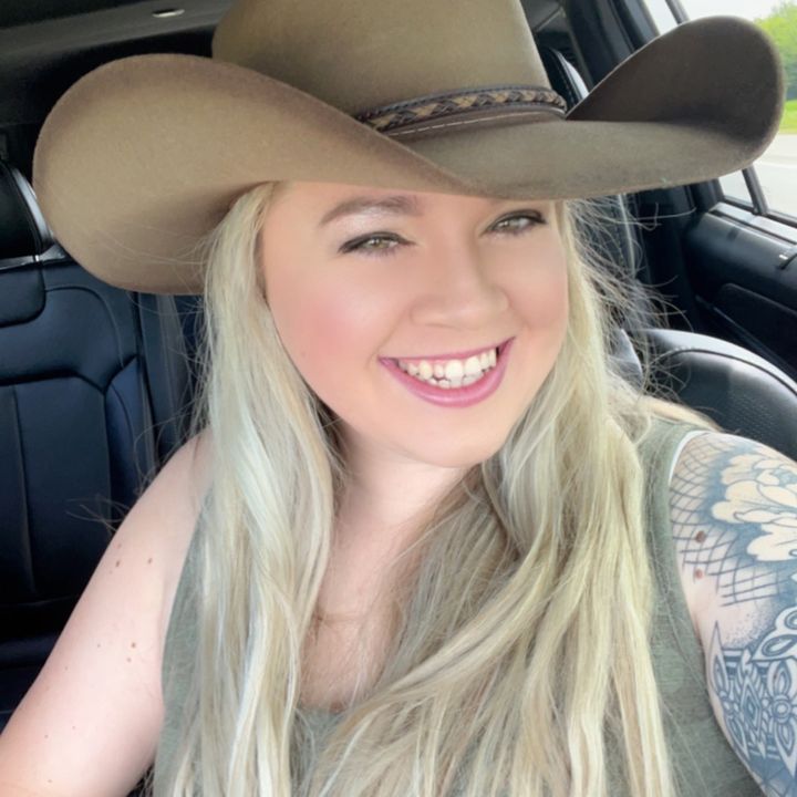 Profile Picture of Michaela Naff ✨ (@michaelanaff) on Tiktok