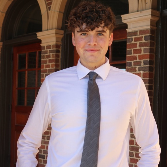 Profile Picture of Sean Barr (@seanbarr927) on Poshmark