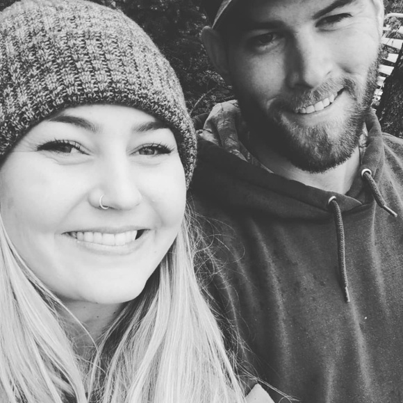 Profile Picture of Hannah Wiedeman (@hweeds11) on Poshmark