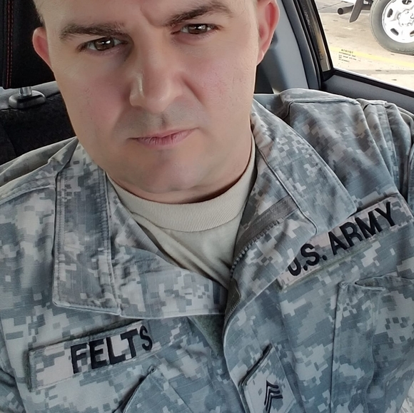 Profile Picture of Kyle Felts (@kyleaka_kb) on Poshmark