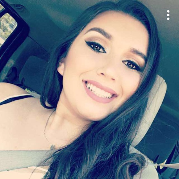 Profile Picture of Gabby Garcia (@gabbyg82600) on Poshmark