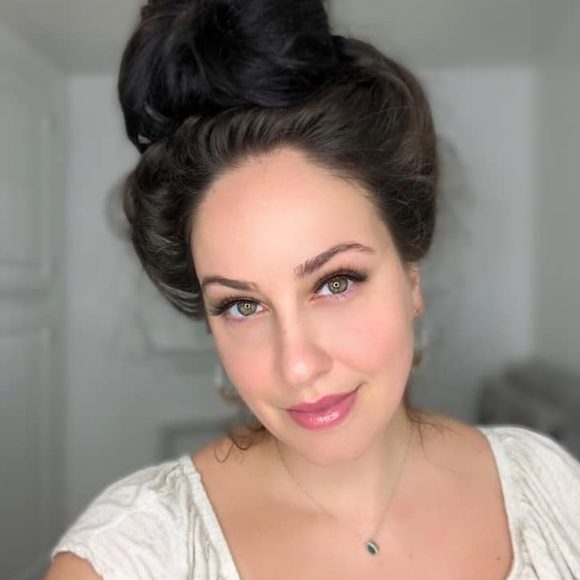 Profile Picture of Crystal Pavlides (@crystalpavlides) on Poshmark