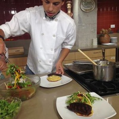 Profile Picture of  ♥danna Hunter Mahon ♥ (@danna_zu) on Twitter