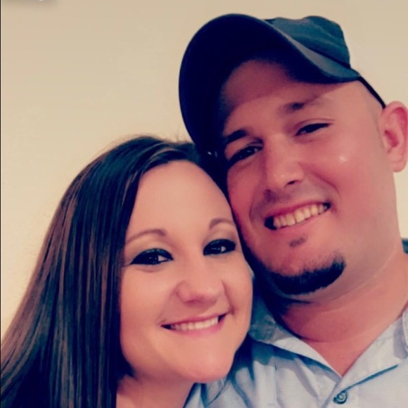 Profile Picture of Heidi Melancon (@hidee4400) on Poshmark