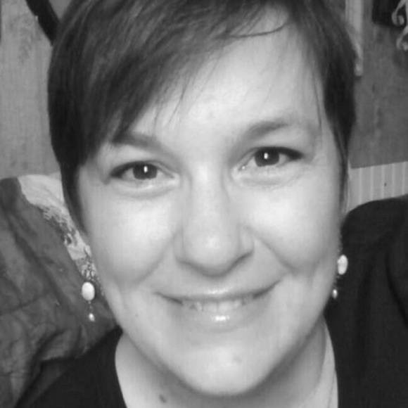 Profile Picture of Jennifer Morford (@sacredcake) on Poshmark