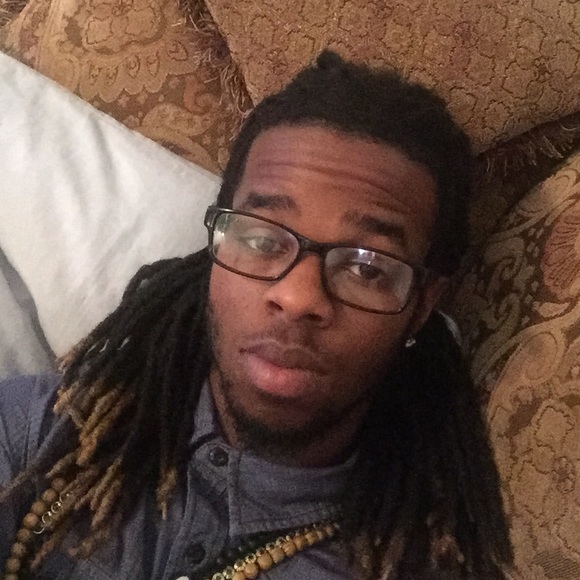 Profile Picture of Silas Sanford (@silassanford) on Poshmark