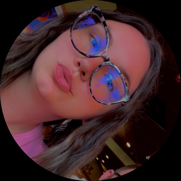 Profile Picture of Jonni Hagerman (@jonnihagerman) on Poshmark