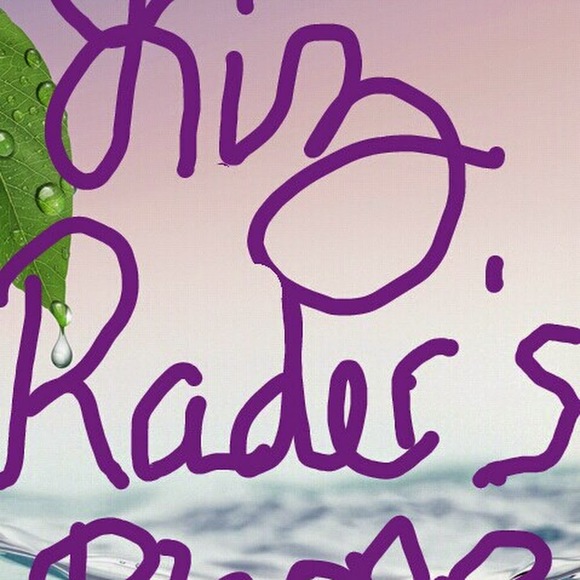 Profile Picture of Elizabeth Wortman (@wortmaneliz) on Poshmark