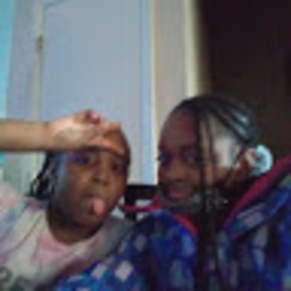 Profile Picture of Talea n tamia Bates (@talinabates108) on Poshmark