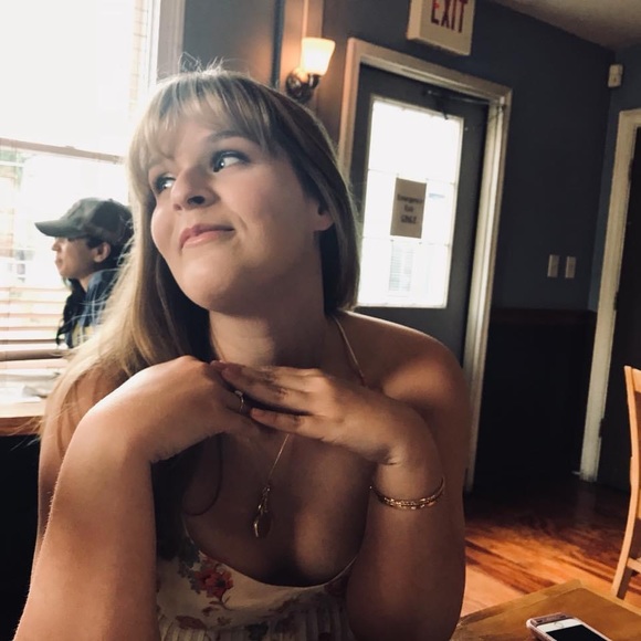 Profile Picture of Caroline Quick (@jcq24) on Poshmark