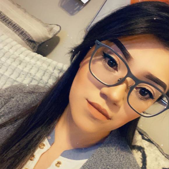 Profile Picture of Cristal Sanchez (@cristaljaneth) on Poshmark