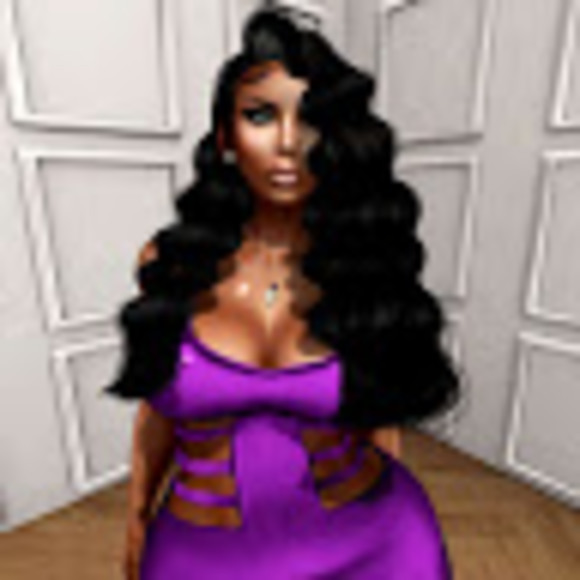 Profile Picture of Curvy Diva (@curvydiva415) on Poshmark