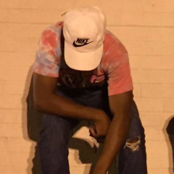 Profile Picture of Christopher Spencer (@chris_spencer) on Poshmark