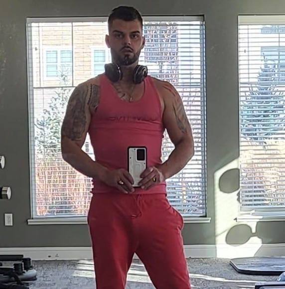 Profile Picture of Misanyi Erik (@misanyi1988) on Poshmark