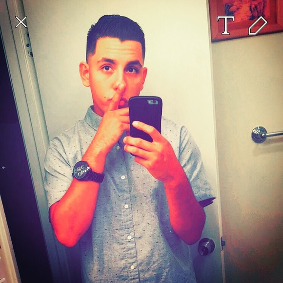 Profile Picture of Nathan Alvarez (@alva_rezzz) on Poshmark