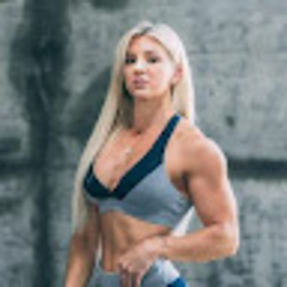 Profile Picture of Michelle Coulombe (@vegasgirl575) on Poshmark